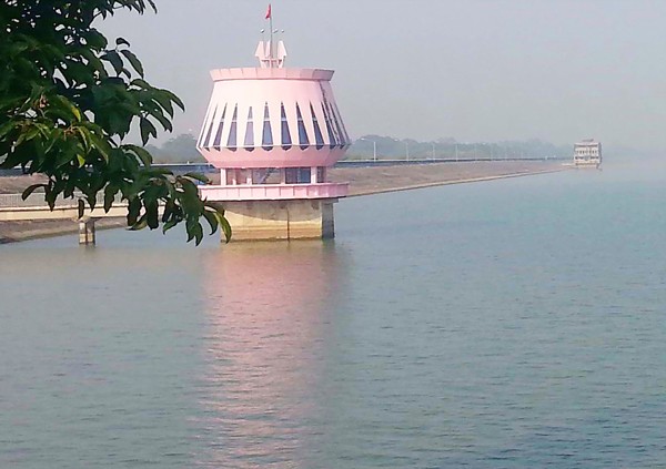 More water tanks should be built in Ho Chi Minh City to ensure non-stop supply (Photo: SGGP)